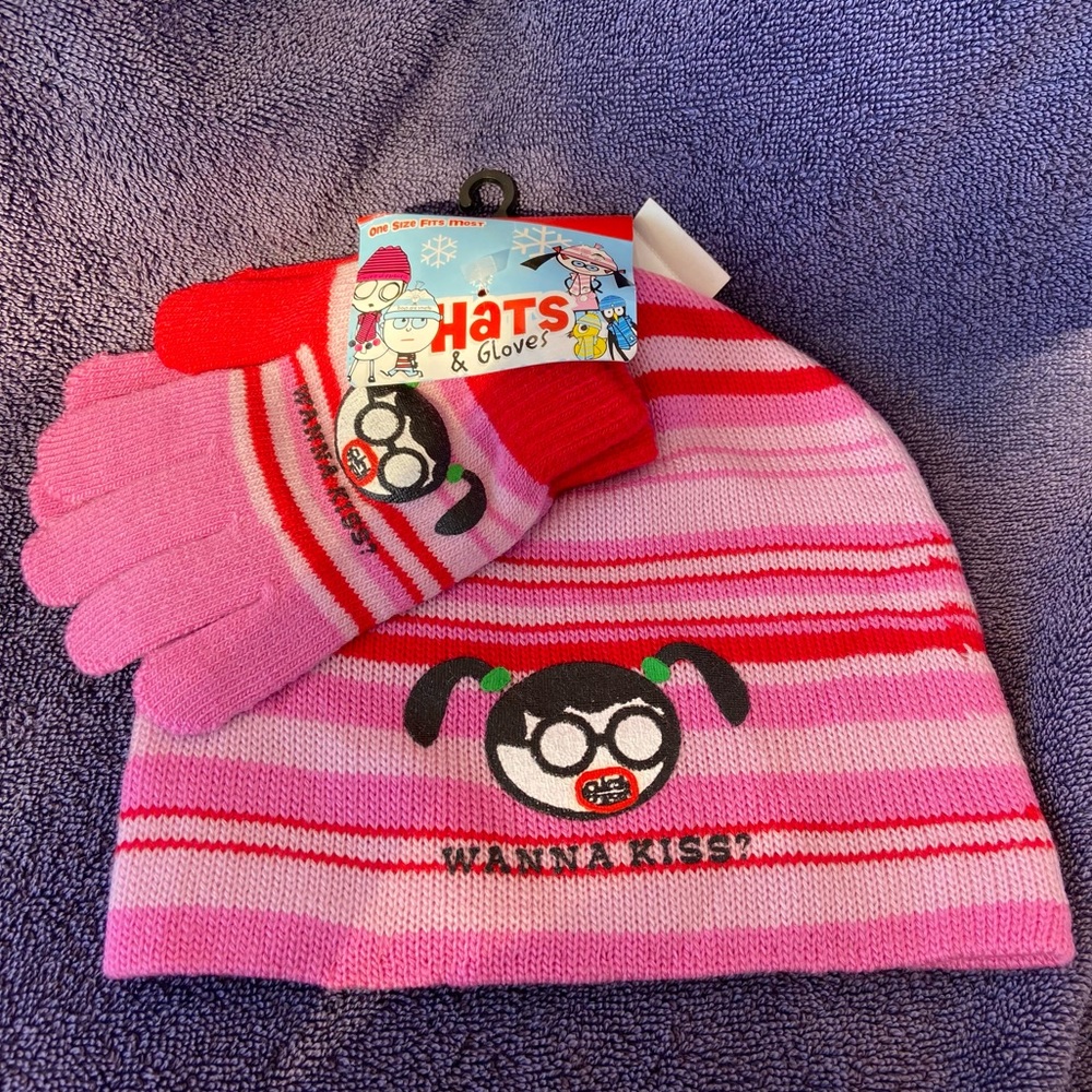 David & Goliath’s Wanna Kiss? Gloves & Hat Set New